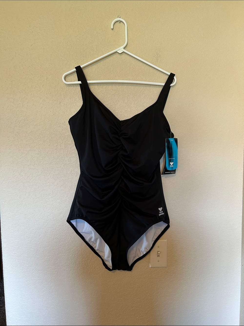 NWT TYR Durafast Stretch Rouched One Piece Swimsuit Black 18